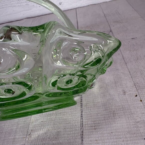 Hand Made SEA MIST GREEN Ruffled Circles Eye Handled Art Glass 7" Tall Basket - Picture 15 of 16